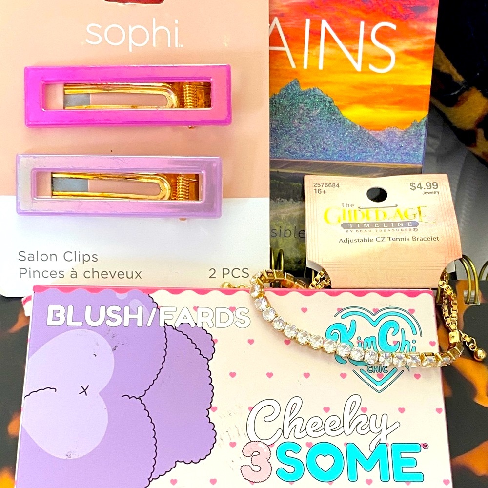 Cheeky 3Some Blush Palette - Purple w A
FREE GIFT 💝
